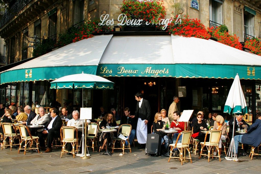 LES DEUX MAGOTS